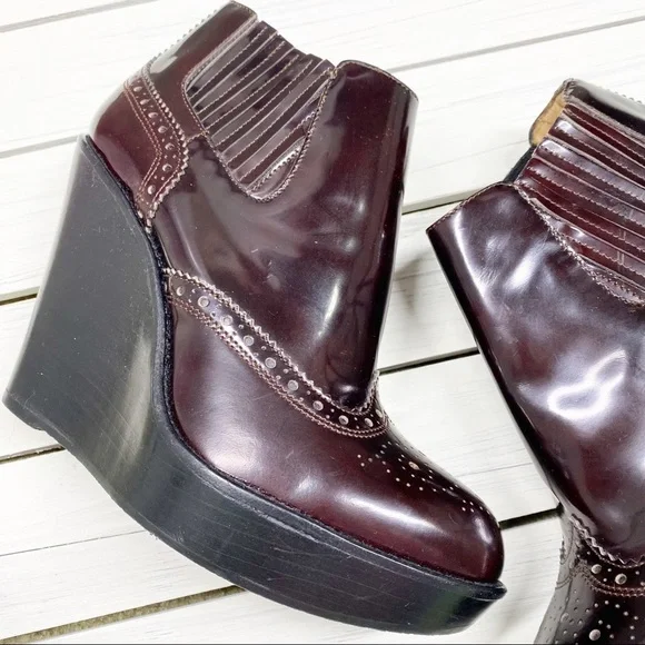 BURBERRY Brogue Chelsea Detailed Wedge Polished Leather Ankle Boots 38 - Picture 6 of 16